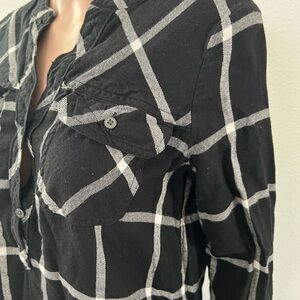GAP Black & White Plaid Button-Up Shirt gently used